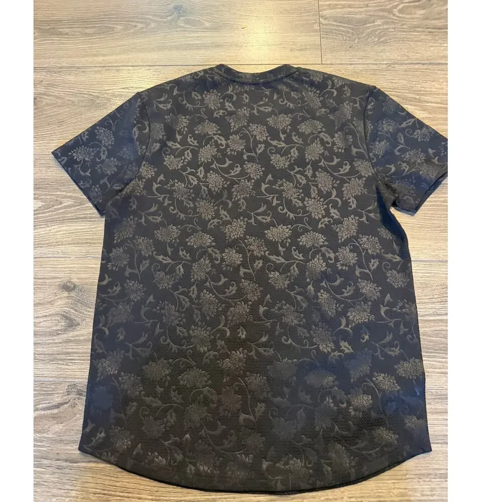 GUESS Los Angeles Men's Small Black Tonal Floral Textured Notch Neck T-Shirt - Picture 4 of 4